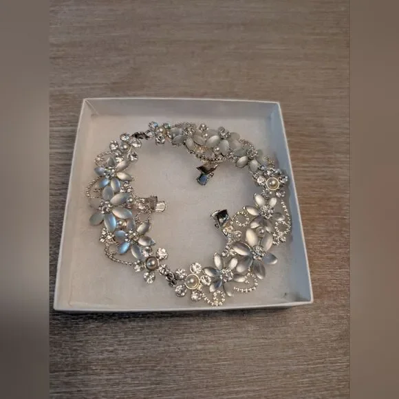 Bridal Wedding Tiara Headband W/ Floral  Rhinestones with 3 Hair Clips - Picture 3 of 8